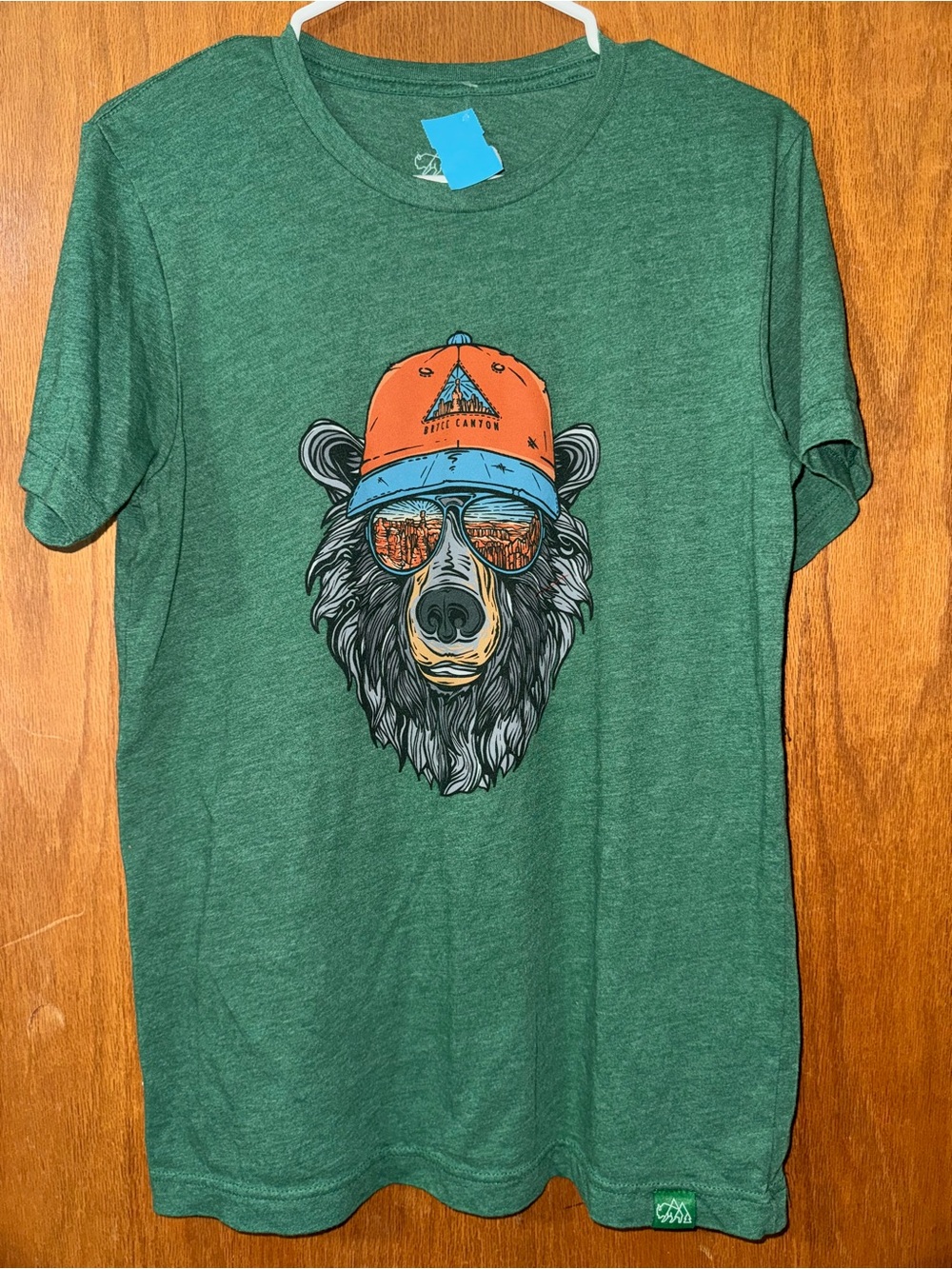 Men's Green Short-Sleeve Graphic Bear Tee with Orange Cap